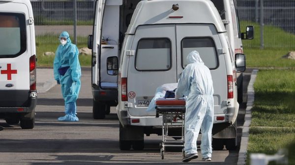 Коронавирус в России: у половины привитых "ЭпиВакКороной" через девять месяцев не нашли антител