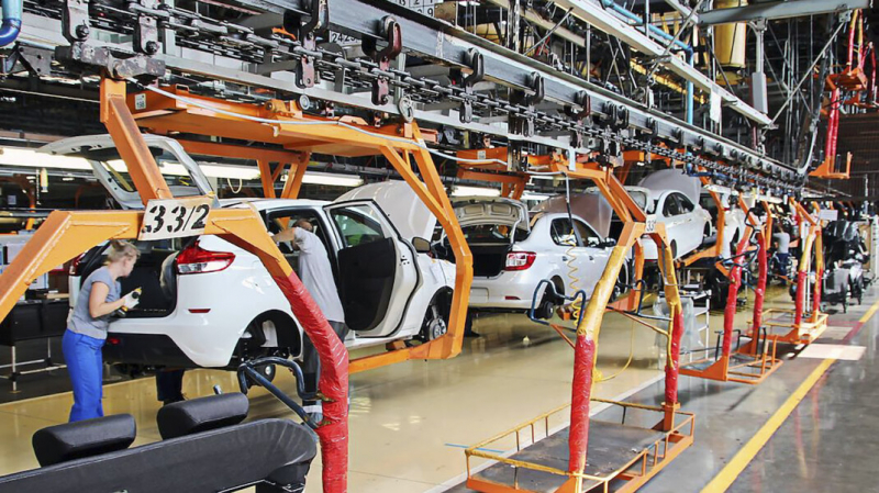 АвтоВАЗ из-за дефицита микрочипов начал выпускать автомобили без магнитолы