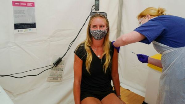 Коронавирус в мире: даже одна доза вакцины на 75% снижает риск госпитализации