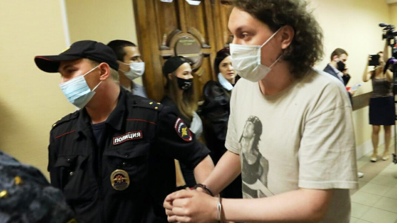 Блогера Хованского арестовали по делу об оправдании терроризма. Поводом стала песня про «Норд-Ост»