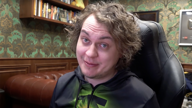 Блогера Хованского задержали в Петербурге. Его заподозрили в оправдании терроризма из-за песни про «Норд-Ост»