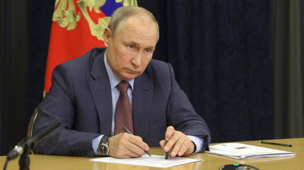 Путин подписал закон о запрете на выборы для "экстремистов"