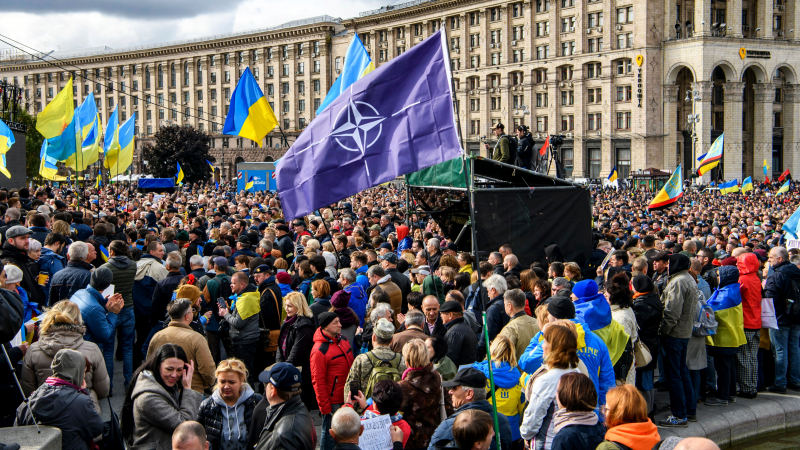 "Демократия – это угроза для правления Путина". Зачем Украине вступать в НАТО