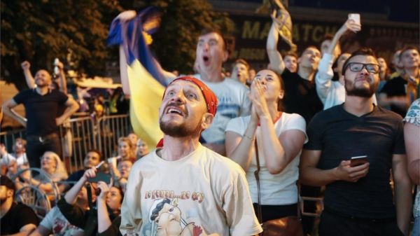 Триумф Англии и Украины на Евро-2020. Как болельщики переживали и праздновали в Киеве и Лондоне – фотографии