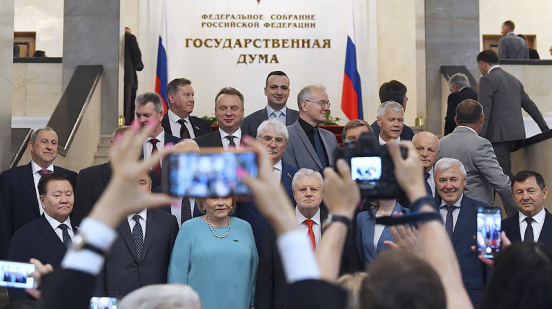 Госдума оставила без движения больше 20 законов. Они вводят новые льготы и снижают сроки по уголовным статьям