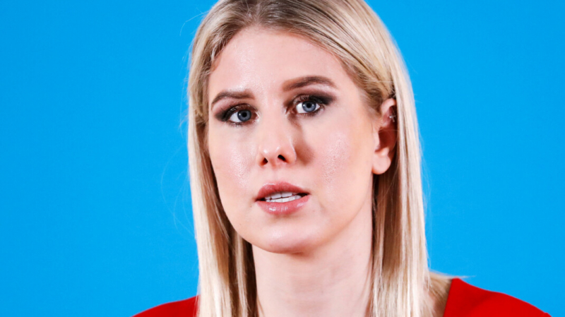 Любовь Соболь отказалась от участия в выборах в Госдуму из-за признания ФБК «экстремистами»