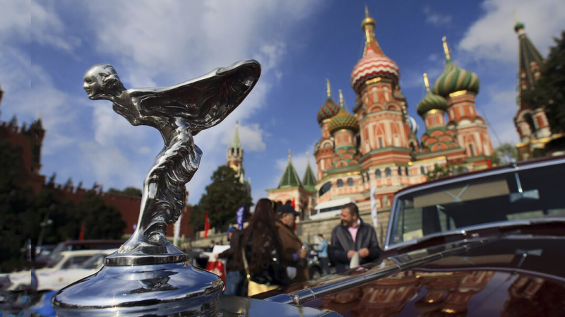Москва попала в тройку регионов — лидеров по разнице доходов. Богатые получают в девять раз больше бедных