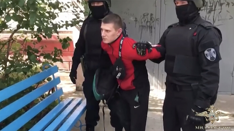 МВД задержало подозреваемых в ограблении ветерана, сидевшего рядом с Путиным на параде