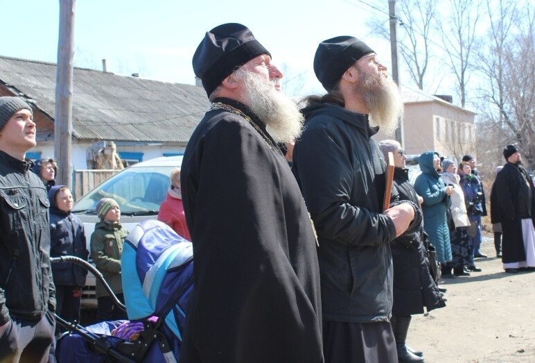 "Не вижу греха в том, что ходил на мирные акции и был за это арестован". Священнику запретили служить за участие в протестах в Хабаровске