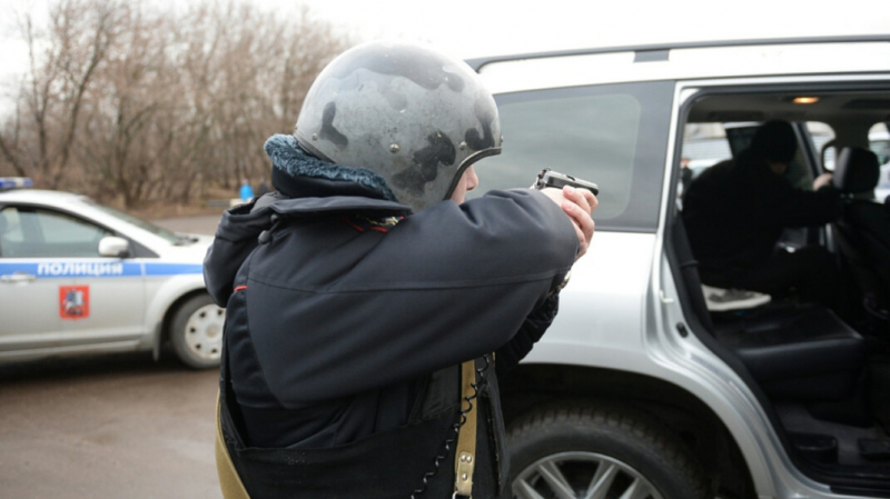 Новосибирского полицейского, застрелившего нарушителя, отпустили из СИЗО по поручению главы СК