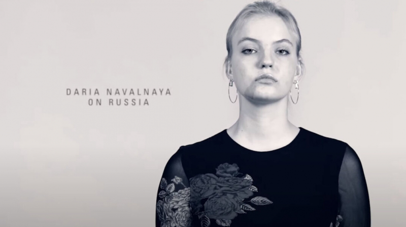 «Он в тюрьме из-за того, что не умер». Дочь Навального выступила на саммите по правам человека в Швейцарии