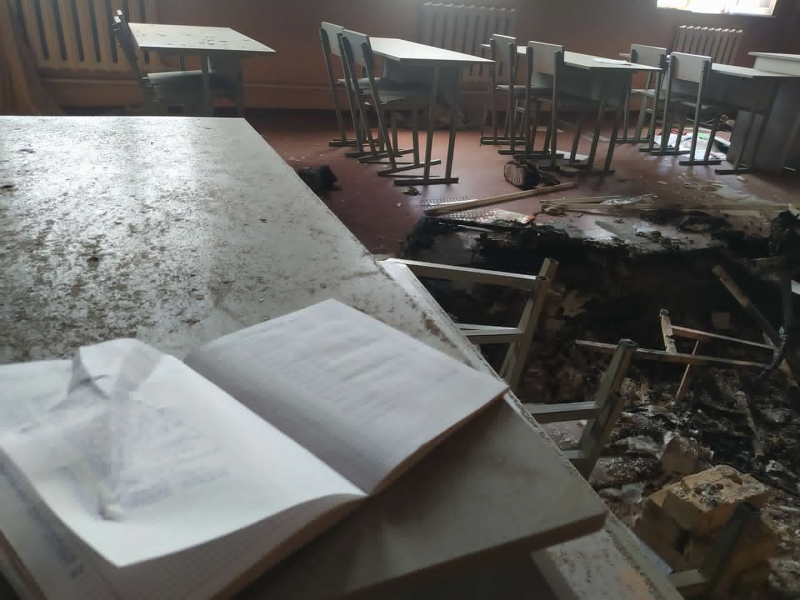 "От государства никакой помощи". Кыргызстанцы, пострадавшие от конфликта на границе с Таджикистаном, сами восстанавливают дома и бизнесы