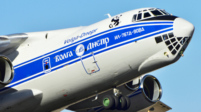 Первая российская авиакомпания стала облетать Белоруссию из-за угрозы санкций