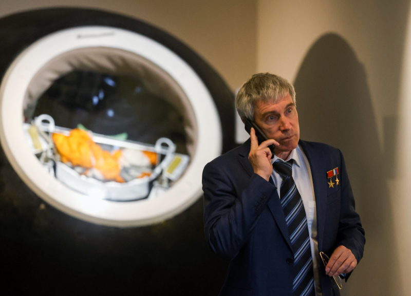 Последнего в руководстве Роскосмоса космонавта сняли с должности: он не соглашался снимать на МКС фильм на бюджетные деньги