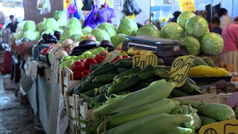 "Приходишь, и в шоке". В Кыргызстане и Казахстане резко подорожали продукты