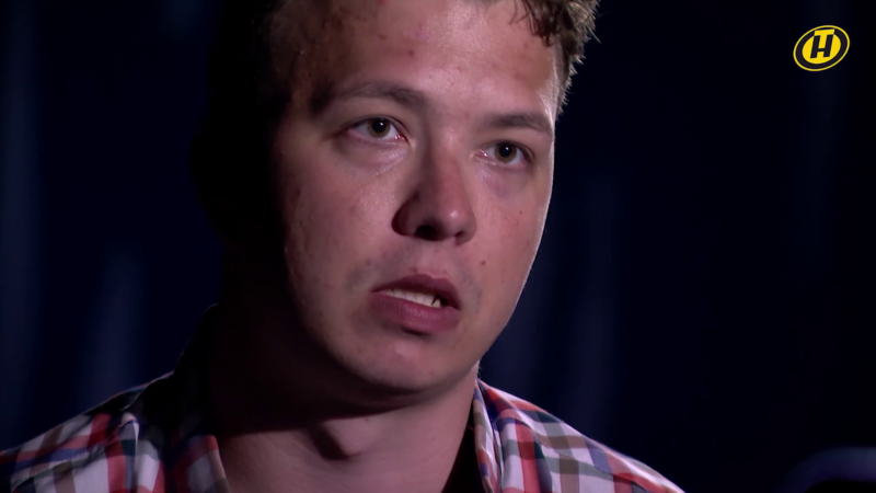 "Признание под дулом автомата". Отец Романа Протасевича и Франак Вячорка об "интервью" арестованного белорусскому госканалу ОНТ