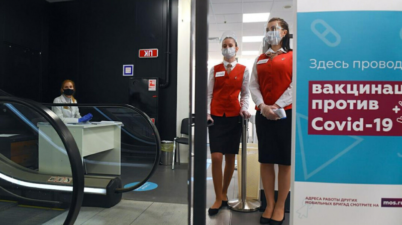 Путёвки на курорты, снегоход, лотереи: как крупный российский бизнес пытается стимулировать вакцинацию