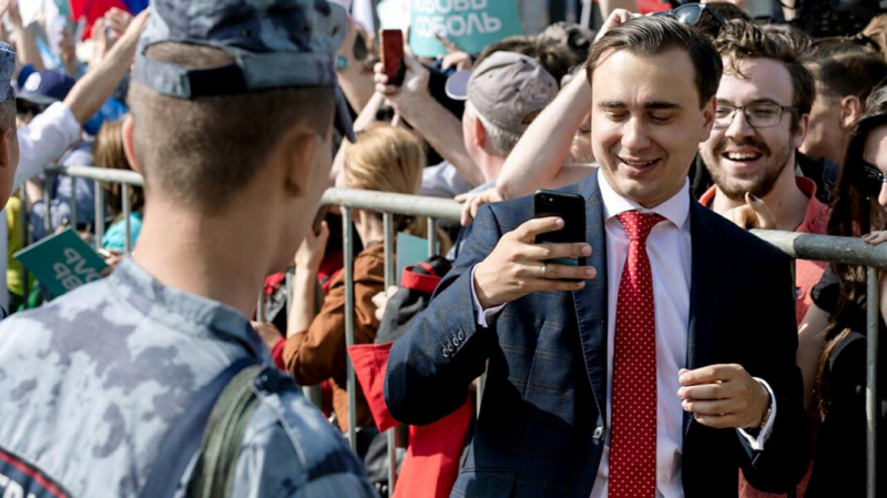 Следствие потребовало заочно арестовать экс-директора ФБК Жданова. Он находится в розыске