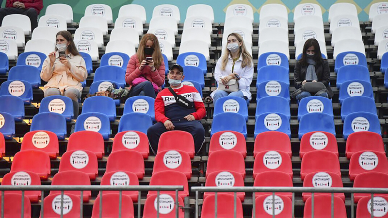 Собянин ограничил численность массовых мероприятий и объявил о запуске «бесковидных ресторанов»