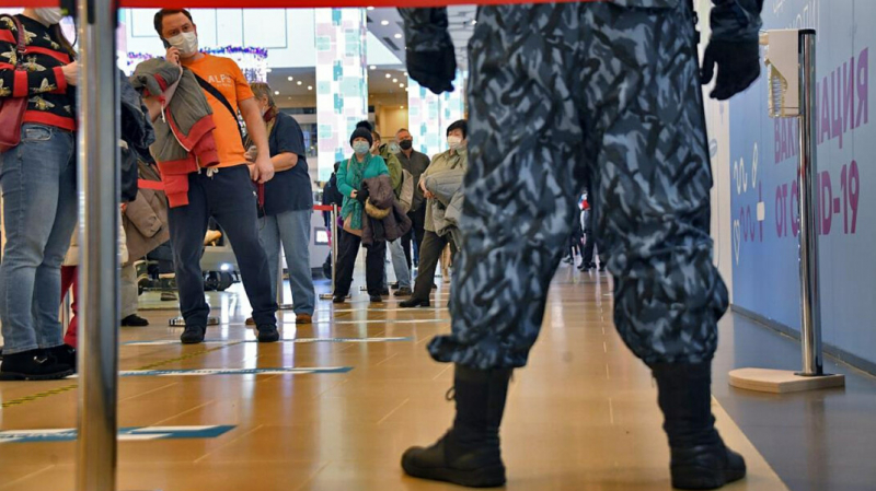 Союз предпринимателей призвал ввести обязательную вакцинацию для всех россиян