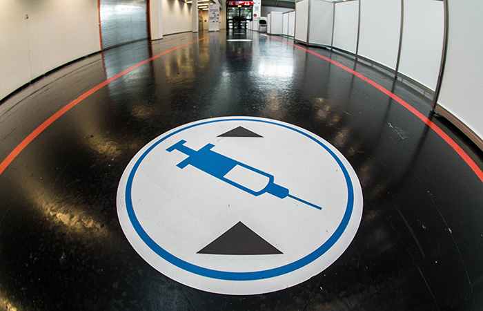 Специалисты примут решение о возможности прививать беременных "Спутником V"