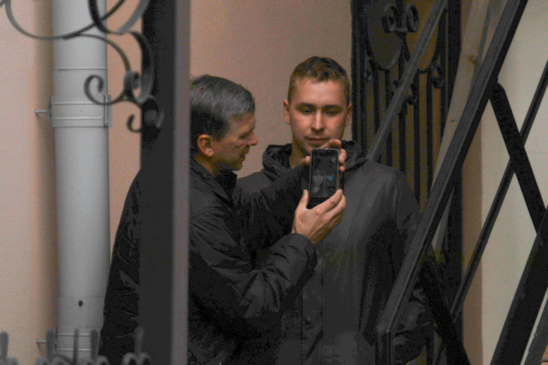 Сын отбил отца у милиции. История белорусов, скрывшихся от репрессий в посольстве Швеции в Минске