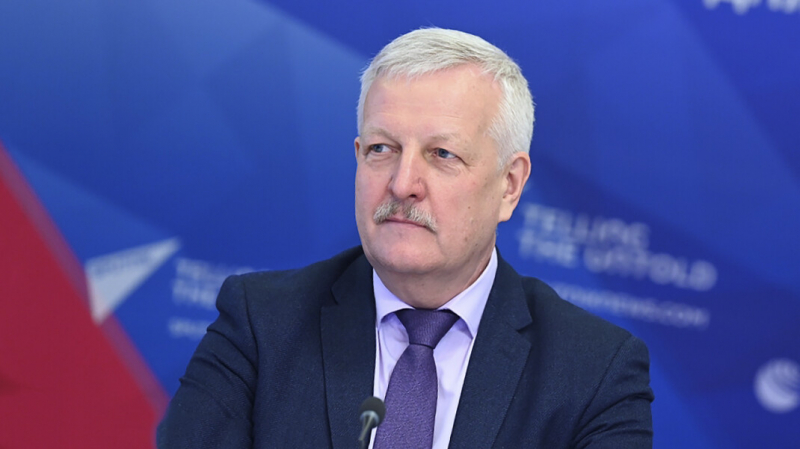 Ученый из Роспотребнадзора не согласился с фразой Путина о разных сроках эффективности «Спутника» и «Эпивака»