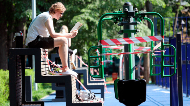 В Москве будут штрафовать на 4000 рублей за использование скамеек в парках