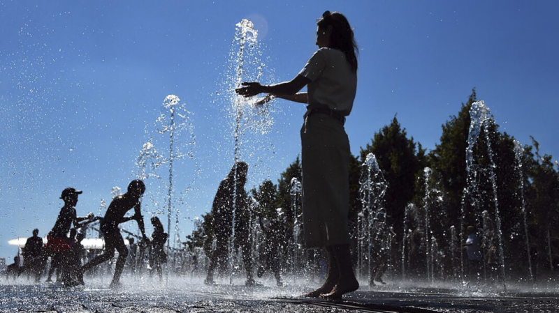 В Москве прогнозируют рекордную за 120 лет жару. Власти посоветовали сократить рабочий день