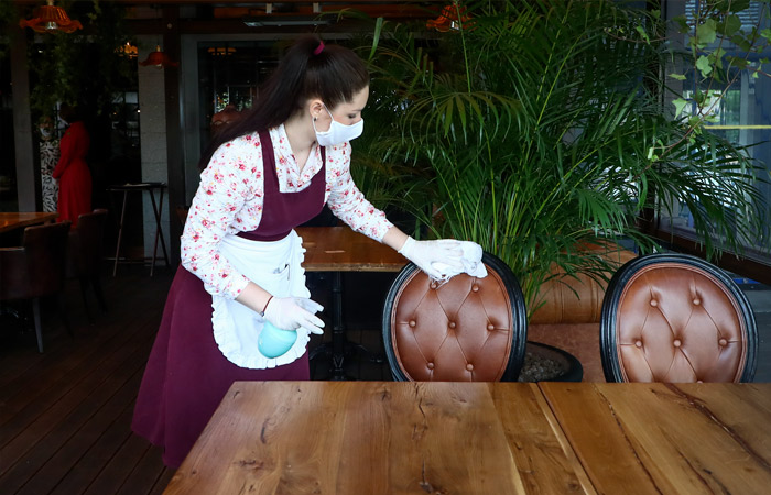 В Москве с 28 июня зайти в кафе смогут только привитые и переболевшие