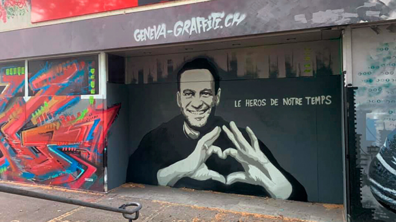 В Женеве перед встречей Путина и Байдена появилось граффити с Навальным