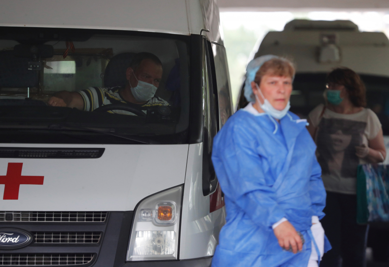 "Вакцинирование нужно, чтобы это не повторилось осенью". Доцент МГУ Михаил Тамм – о вспышке коронавируса в России  