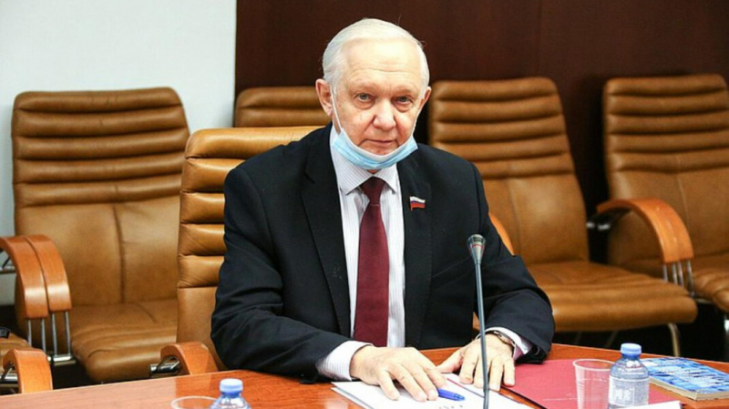 «Закон против ФБК» не поддержал только сенатор от Хакасии. Это член КПРФ