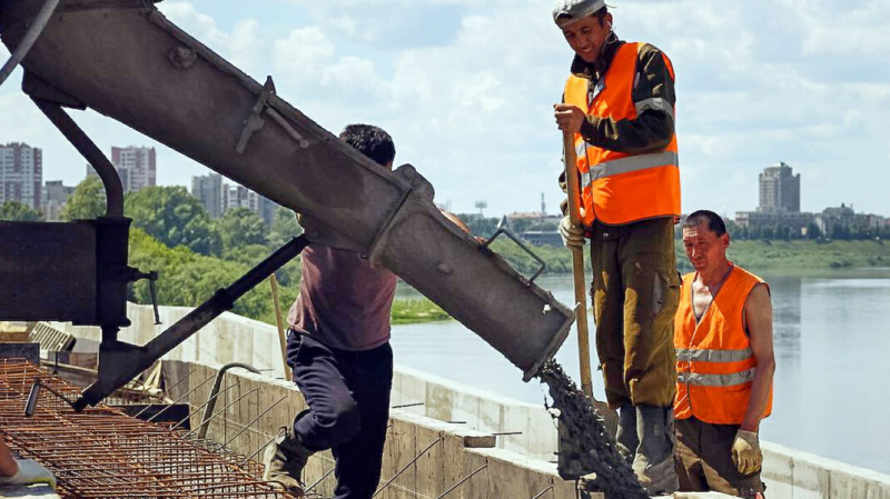 Застройщик предупредил о росте цен на жильё из-за вакцинации трудовых мигрантов