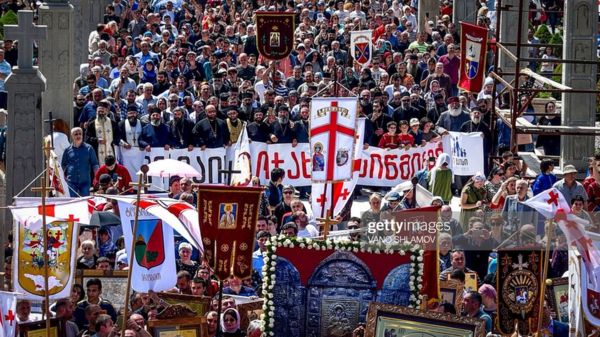 ЛГБТ-активисты готовятся к шествию в Тбилиси, ультраконсерваторы - к его срыву