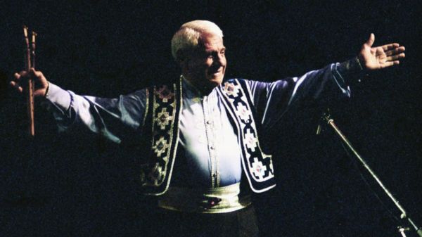 Умер армянский музыкант, мастер игры на дудуке Дживан Гаспарян
