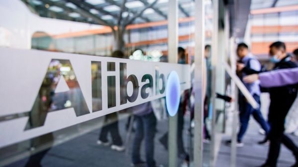 "Выдающийся коммунист". Китайский миллиардер Сунь Даву, высказывавшийся о правах человека, осужден на 18 лет