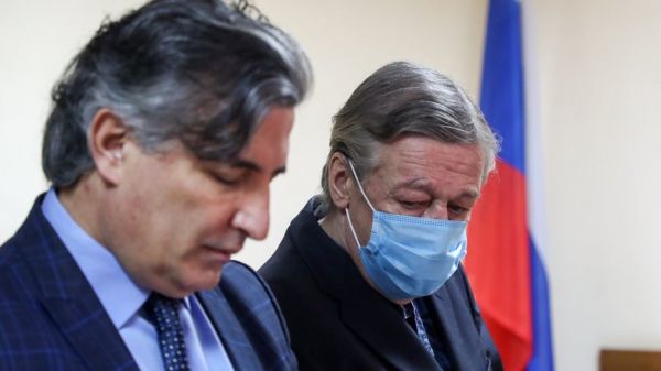 Актер Михаил Ефремов приговорен к восьми годам колонии