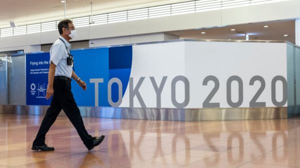 Дайджест: ВОЗ предупреждает о новой волне пандемии, Бритни Спирс разрешили нанять адвоката