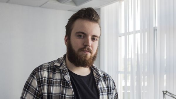 В эмиграции или без работы: как живут бывшие сотрудники Навального