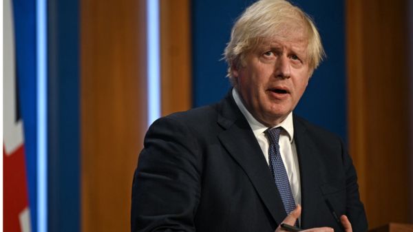 "Непростительная травля". Расистский скандал вокруг игроков сборной Англии потряс страну