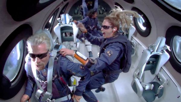 Дайджест: финал Евро, протесты на Кубе и Брэнсон в космосе