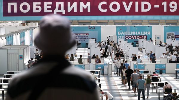В России впервые за сутки умерли более 700 пациентов с коронавирусом