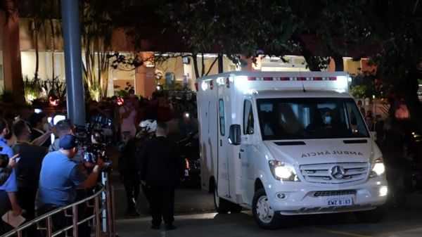 Дайджест: ВОЗ предупреждает о новой волне пандемии, Бритни Спирс разрешили нанять адвоката