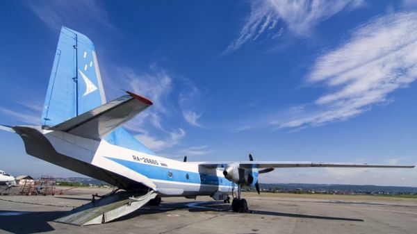 Сезон лесных пожаров в России: огонь подбирается к поселкам, горит парк "Ленские столбы"