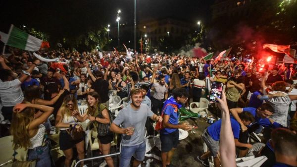 Надежды, отчаяние, ликование и 55 лет боли. Финал Евро-2020 в фотографиях