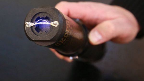 В Иркутске полицейским дали по четыре года за смерть человека, которого они будили электрошокером