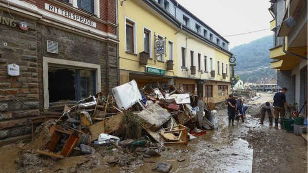 Наводнения в Европе: жители расчищают завалы, в Австрии и Баварии новые дожди