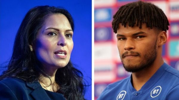 "Непростительная травля". Расистский скандал вокруг игроков сборной Англии потряс страну