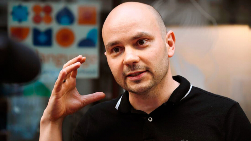 Андрей Пивоваров имеет право участвовать в думской кампании, заявила Памфилова. Он зарегистрирован